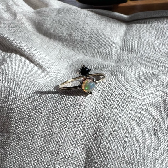 Local Eclectic Sterling Silver Opal & Black Garnet US Size ~8.5 - Picture 1 of 5